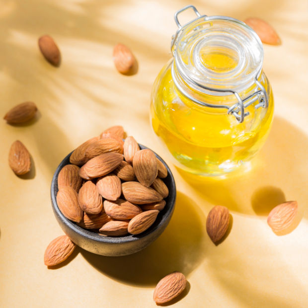 With its high levels of vitamin E, almond oil nourishes and strengthens hair, adding moisture and sheen to dull, dry strands.