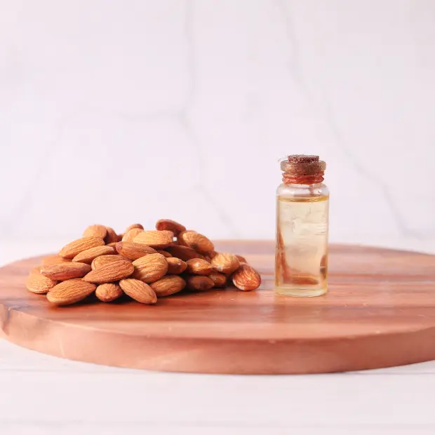 Rich in vitamin E, nourishes hair, strengthens strands, adds moisture, boosts shine.